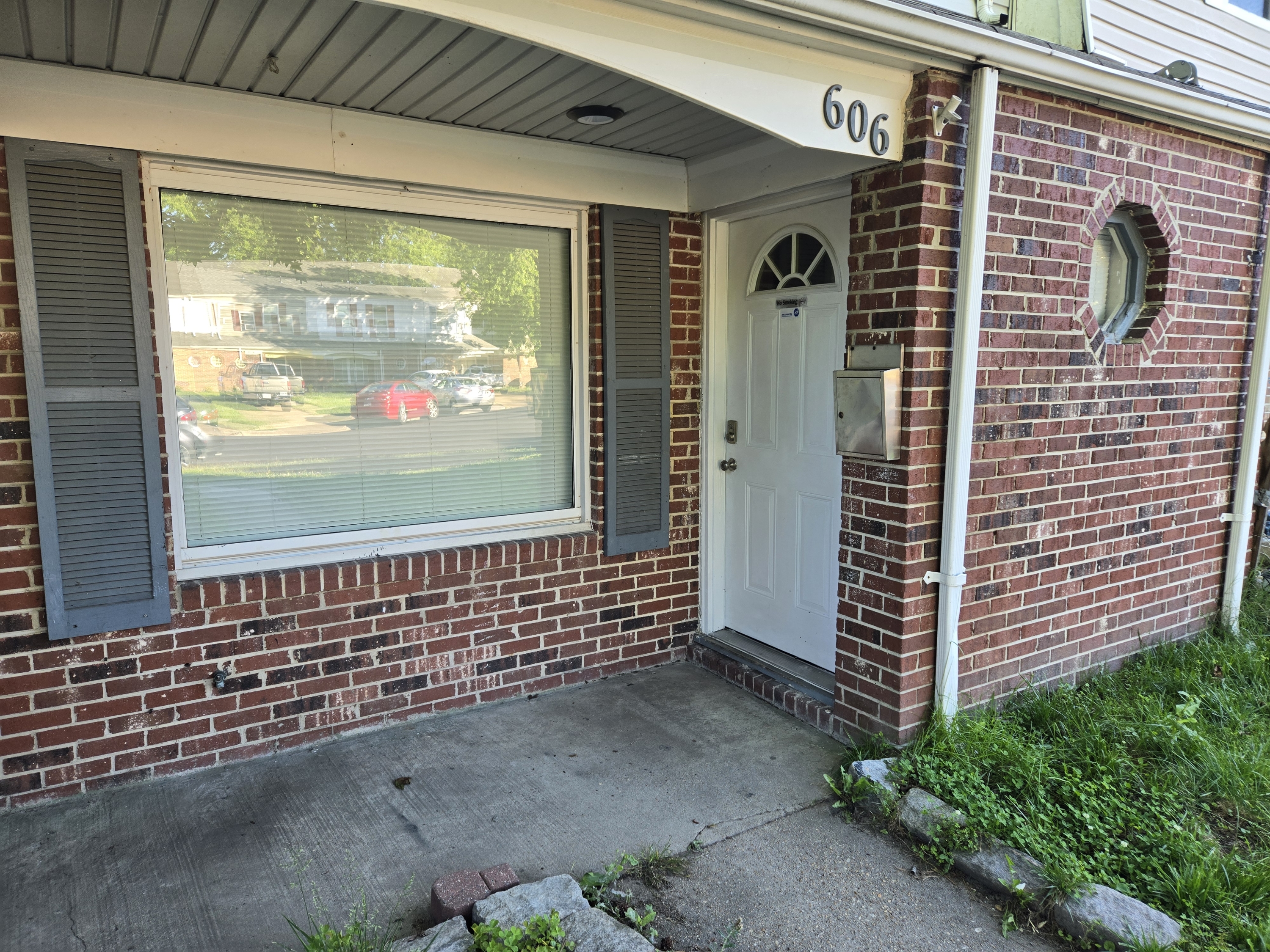 606 REDKIRK LN