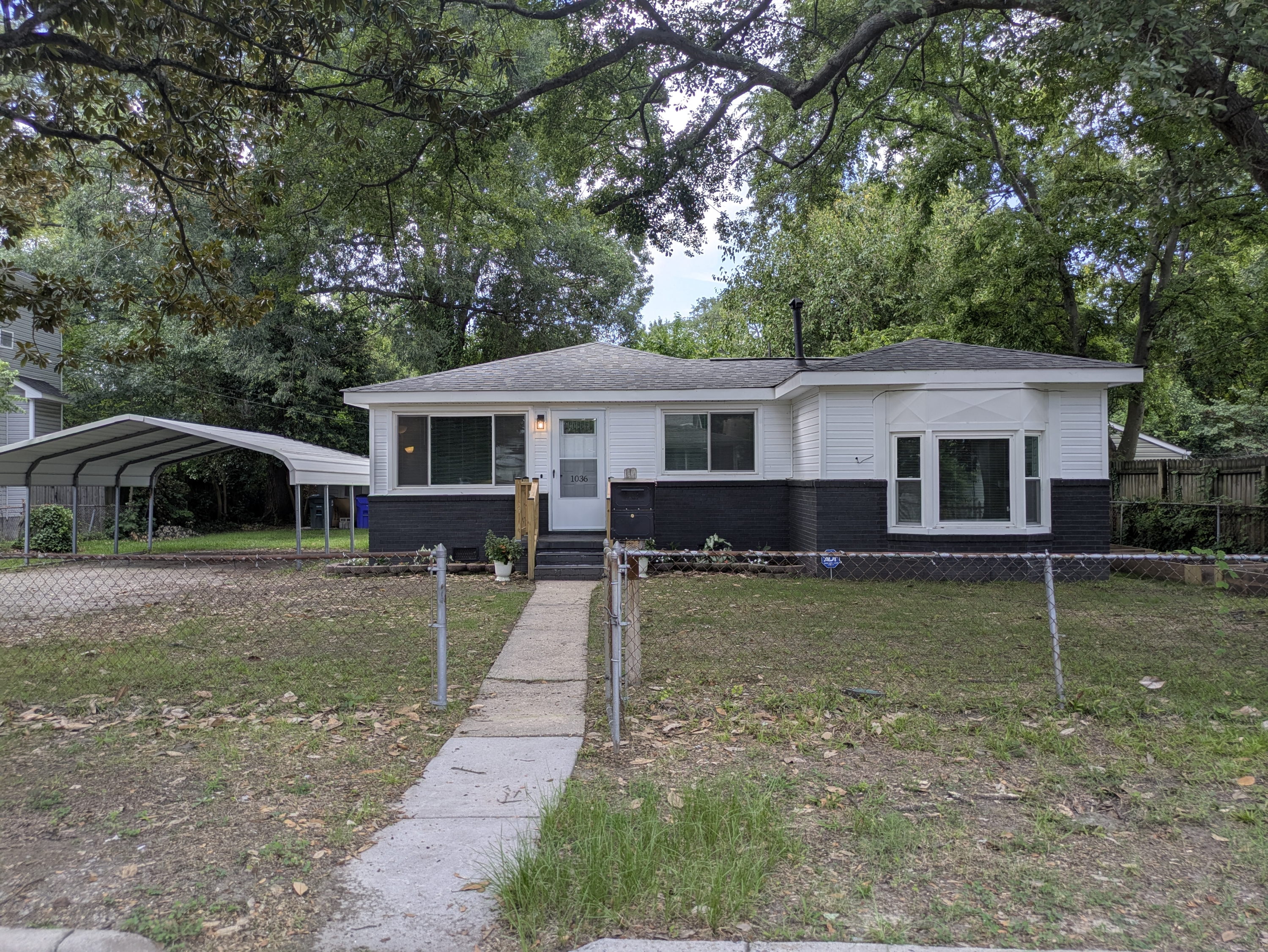 1036 Ivaloo St