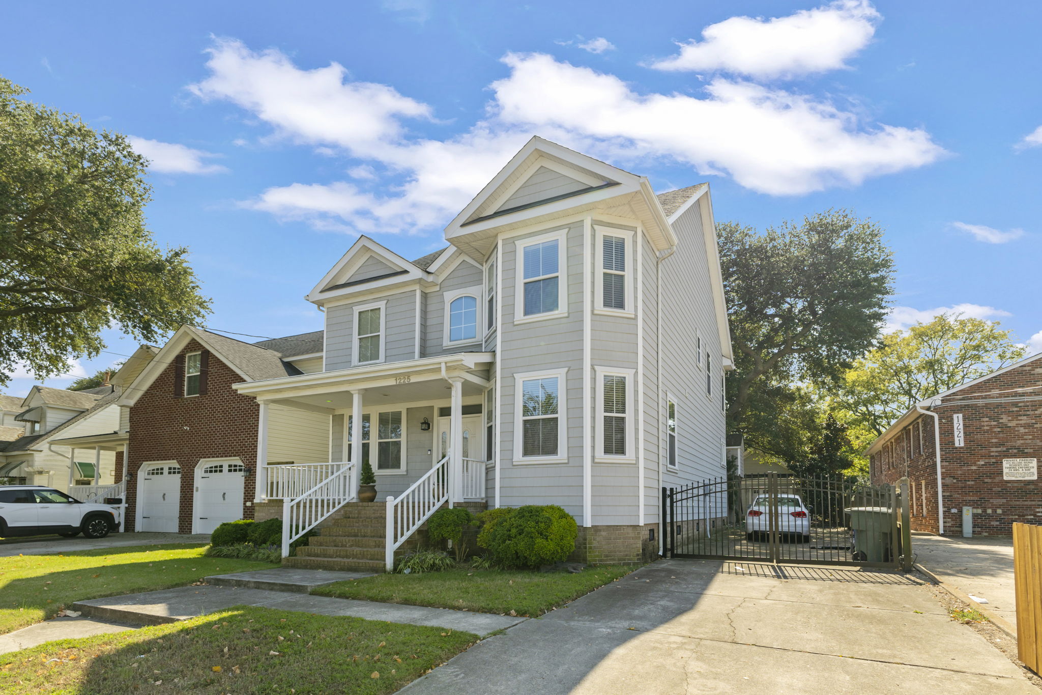 1225 Hillside Ave